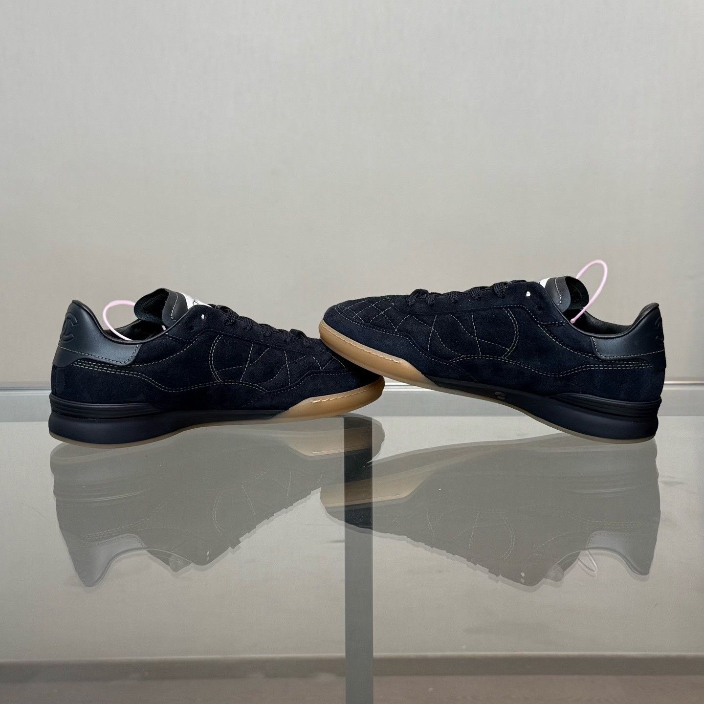 Chanel Chanel Suede Lowtop Sneakers us_12 Women Size US 12 / IT 42 - 6 Thumbnail