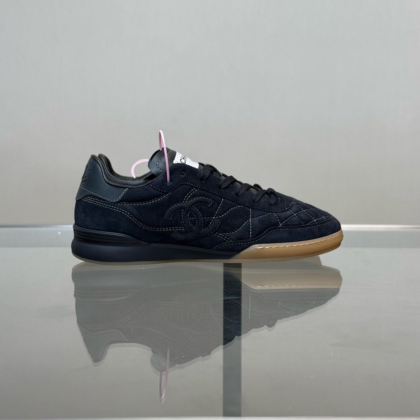 Chanel Chanel Suede Lowtop Sneakers us_12 Women Size US 12 / IT 42 - 3 Thumbnail
