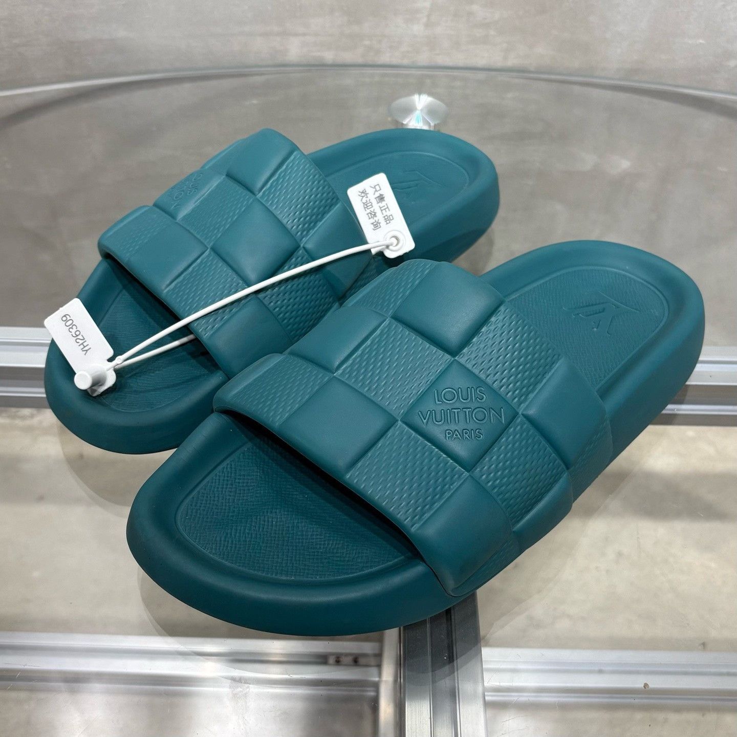 Louis Vuitton Louis Vuitton Green Sandals it_40 Women Size US 10 / IT 40 - 2 Thumbnail