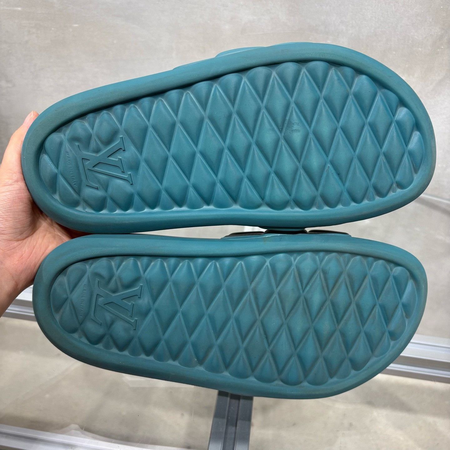 Louis Vuitton Louis Vuitton Green Sandals it_40 Women Size US 10 / IT 40 - 7 Thumbnail