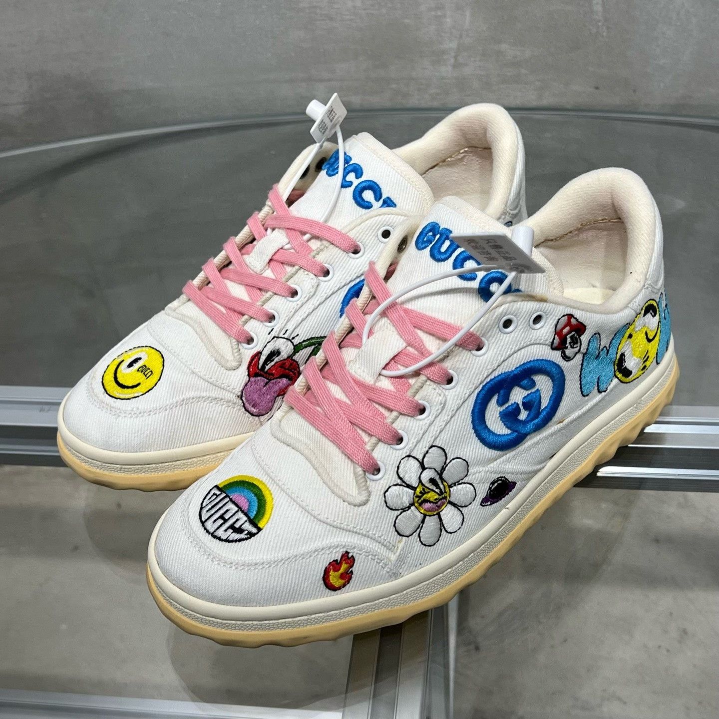 Gucci Gucci Graphic White Lowtop Sneakers 5.5 Men Size US 5.5 / EU 38 - 2 Thumbnail