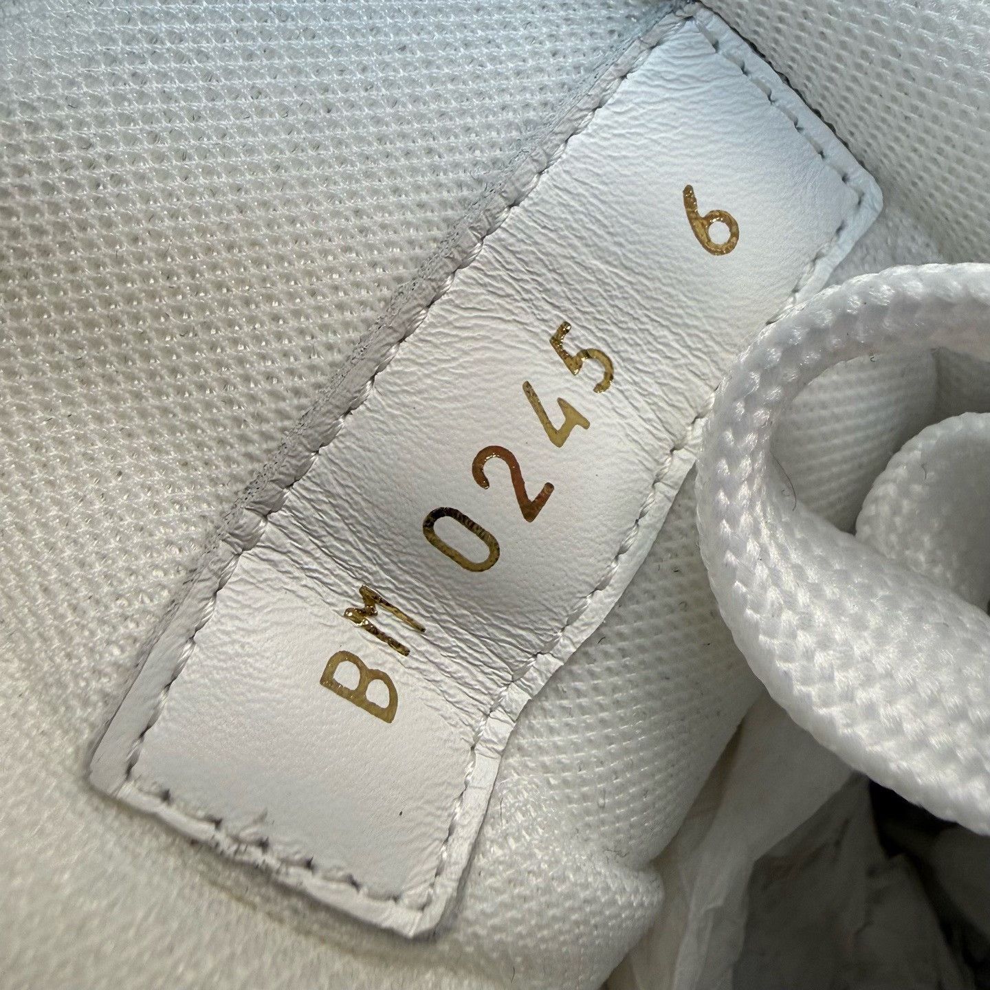 Louis Vuitton Louis Vuitton Training White Lowtop Sneakers 9 Men Size US 9 / EU 42 - 8 Thumbnail
