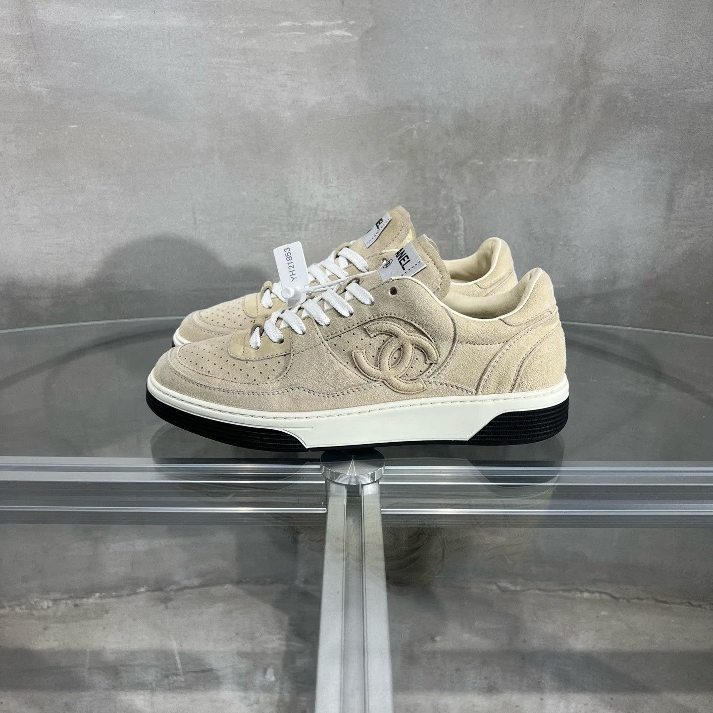 Chanel Chanel Brown Lowtop Sneakers it_38-5 Women Size US 8.5 / IT 38.5 - 3 Thumbnail