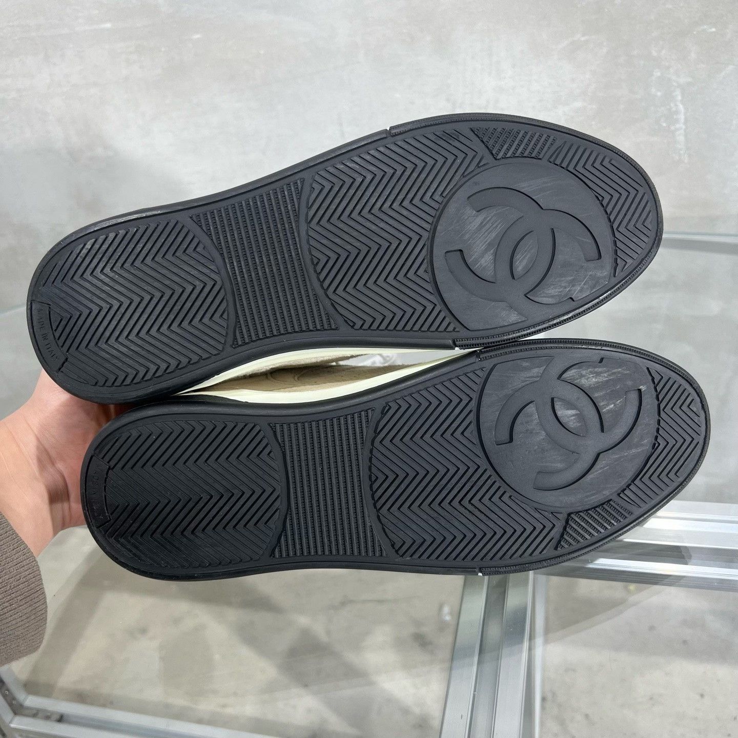 Chanel Chanel Brown Lowtop Sneakers it_38-5 Women Size US 8.5 / IT 38.5 - 7 Thumbnail