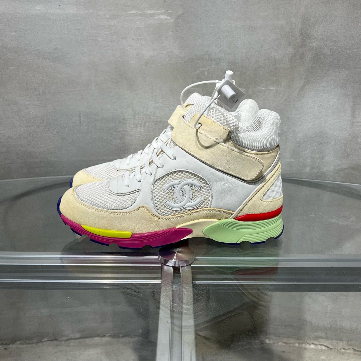 Chanel Chanel White Lowtop Sneakers it_37-5 Women Size US 7.5 / IT 37.5 - 3 Thumbnail