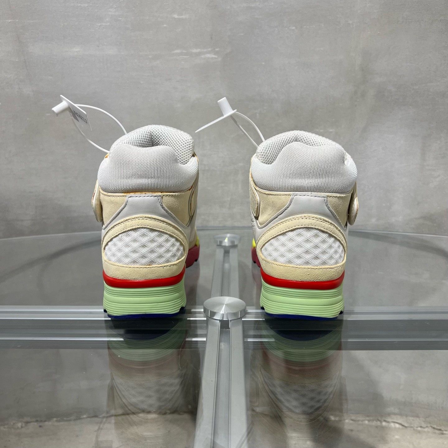 Chanel Chanel White Lowtop Sneakers it_37-5 Women Size US 7.5 / IT 37.5 - 6 Thumbnail