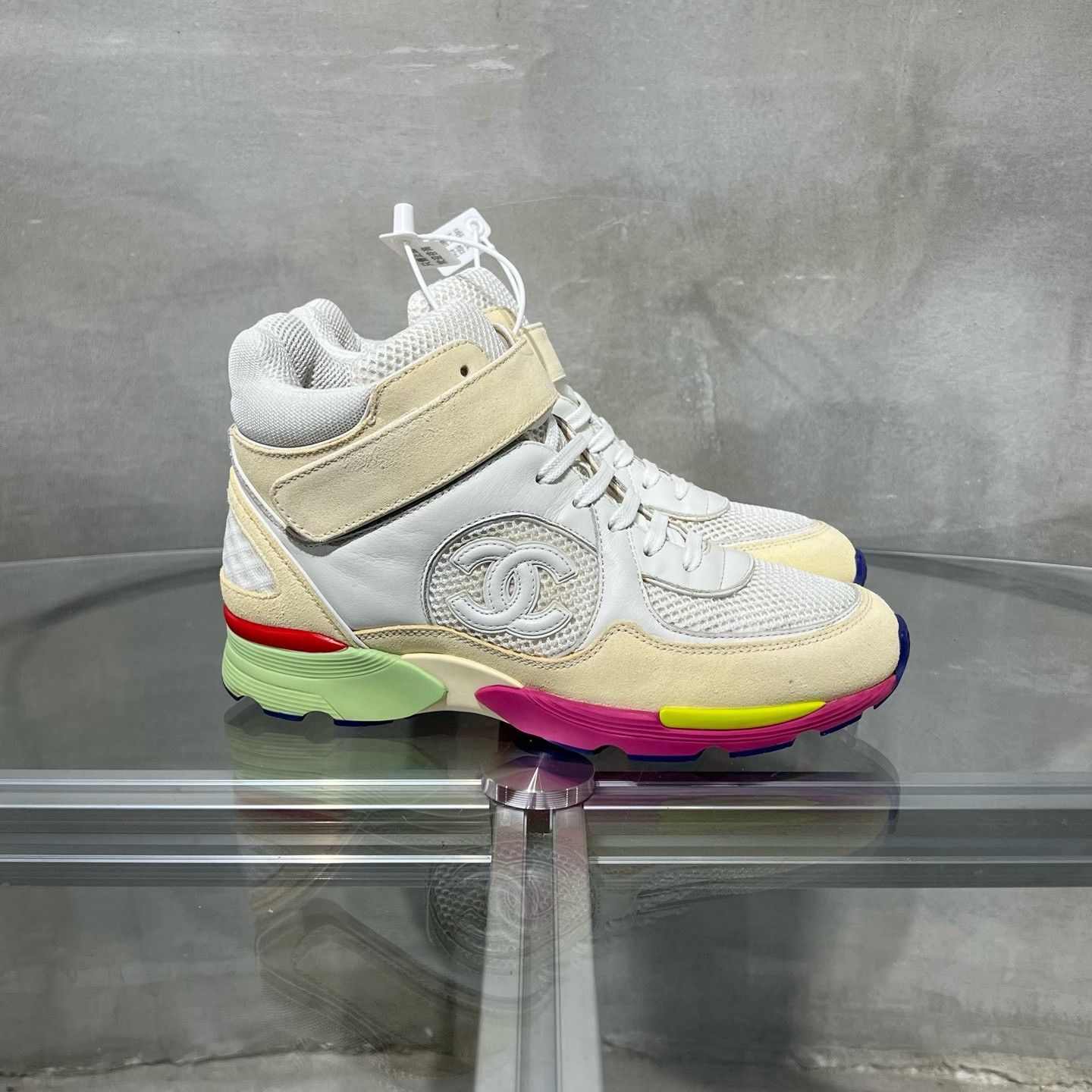 Chanel Chanel White Lowtop Sneakers it_37-5 Women Size US 7.5 / IT 37.5 - 4 Thumbnail