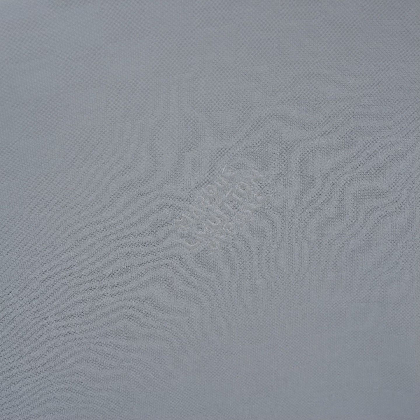 Louis Vuitton Louis Vuitton Embroidered White T-Shirt m Men Size US M / EU 48-50 / 2 - 5 Thumbnail