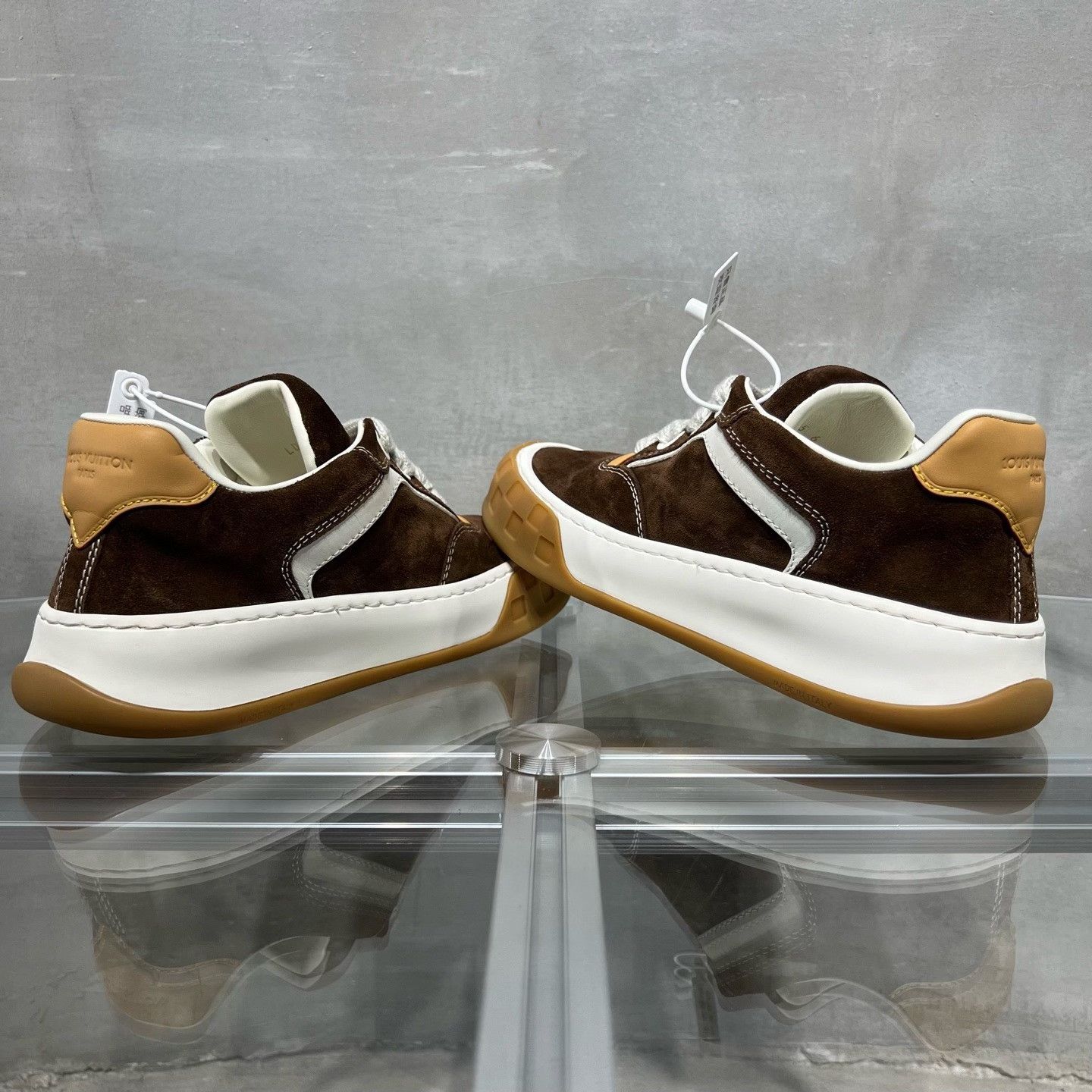 Louis Vuitton Louis Vuitton Brown Lowtop Sneakers 7 Men Size US 7 / EU 40 - 5 Thumbnail