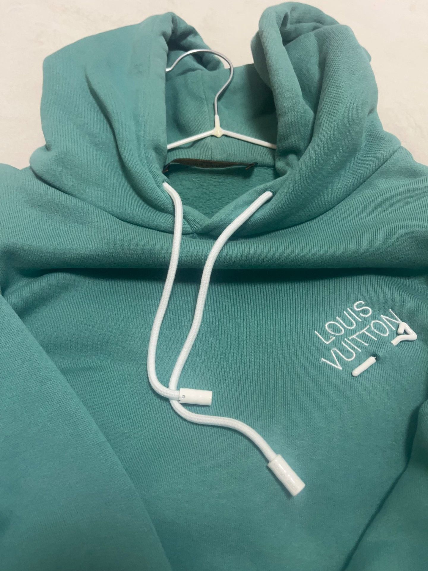 Louis Vuitton Louis Vuitton White Hoodie l Men Size US L / EU 52-54 / 3 - 5 Thumbnail
