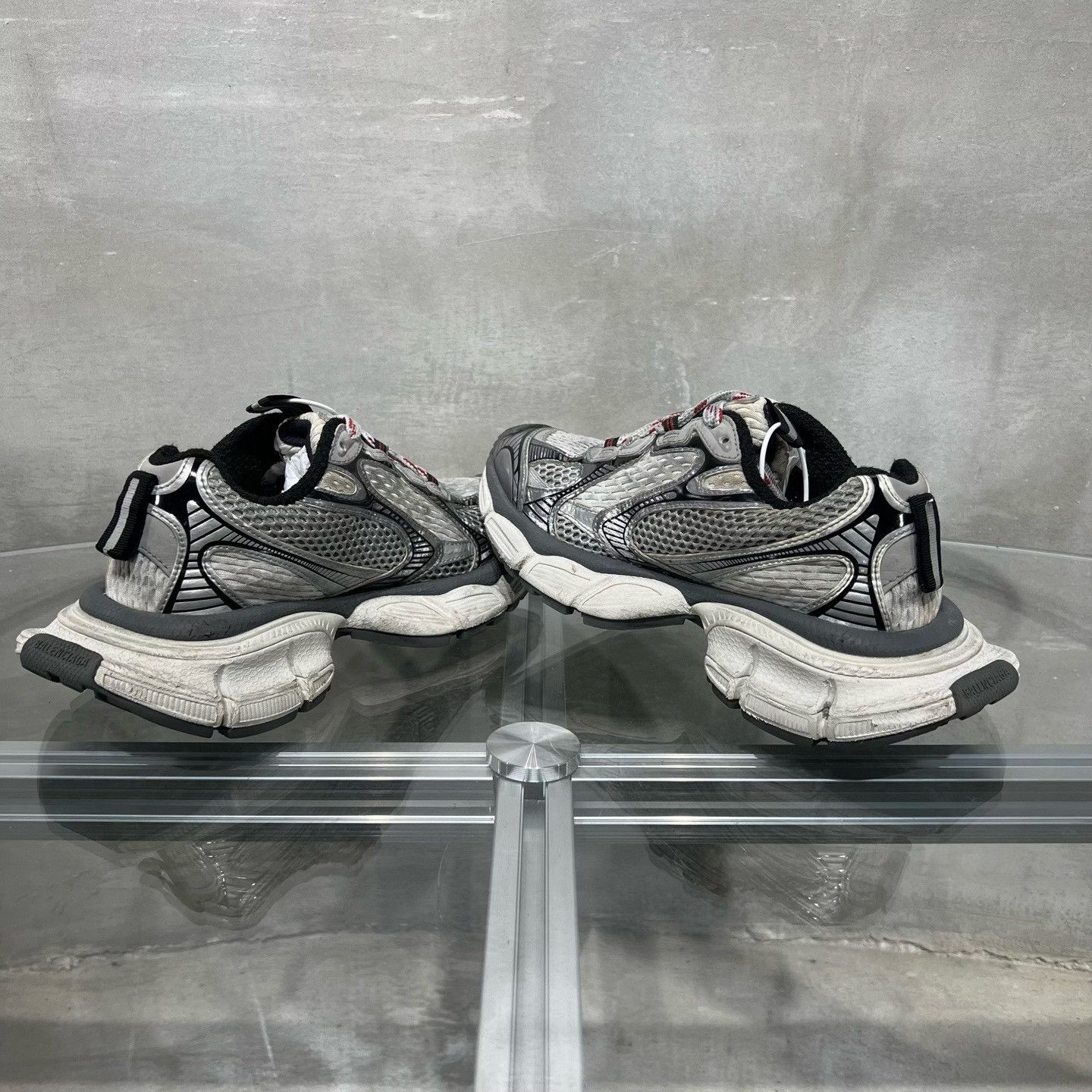 Balenciaga Balenciaga Distressed Gray Lowtop Sneakers it_35 Women Size US 5 / IT 35 - 5 Thumbnail