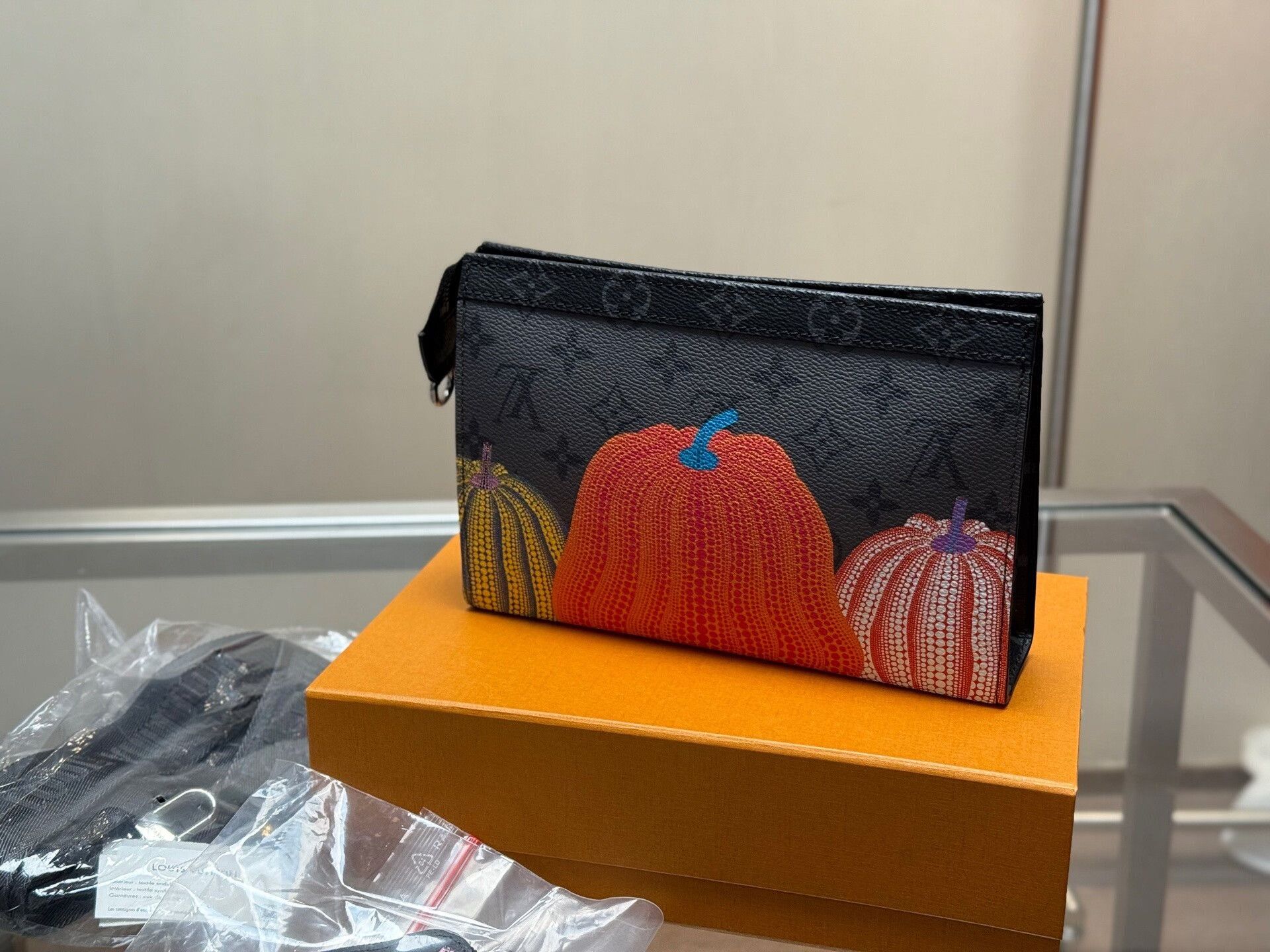 Louis Vuitton Louis Vuitton Orange Bag one size Men Size ONE SIZE - 2 Thumbnail