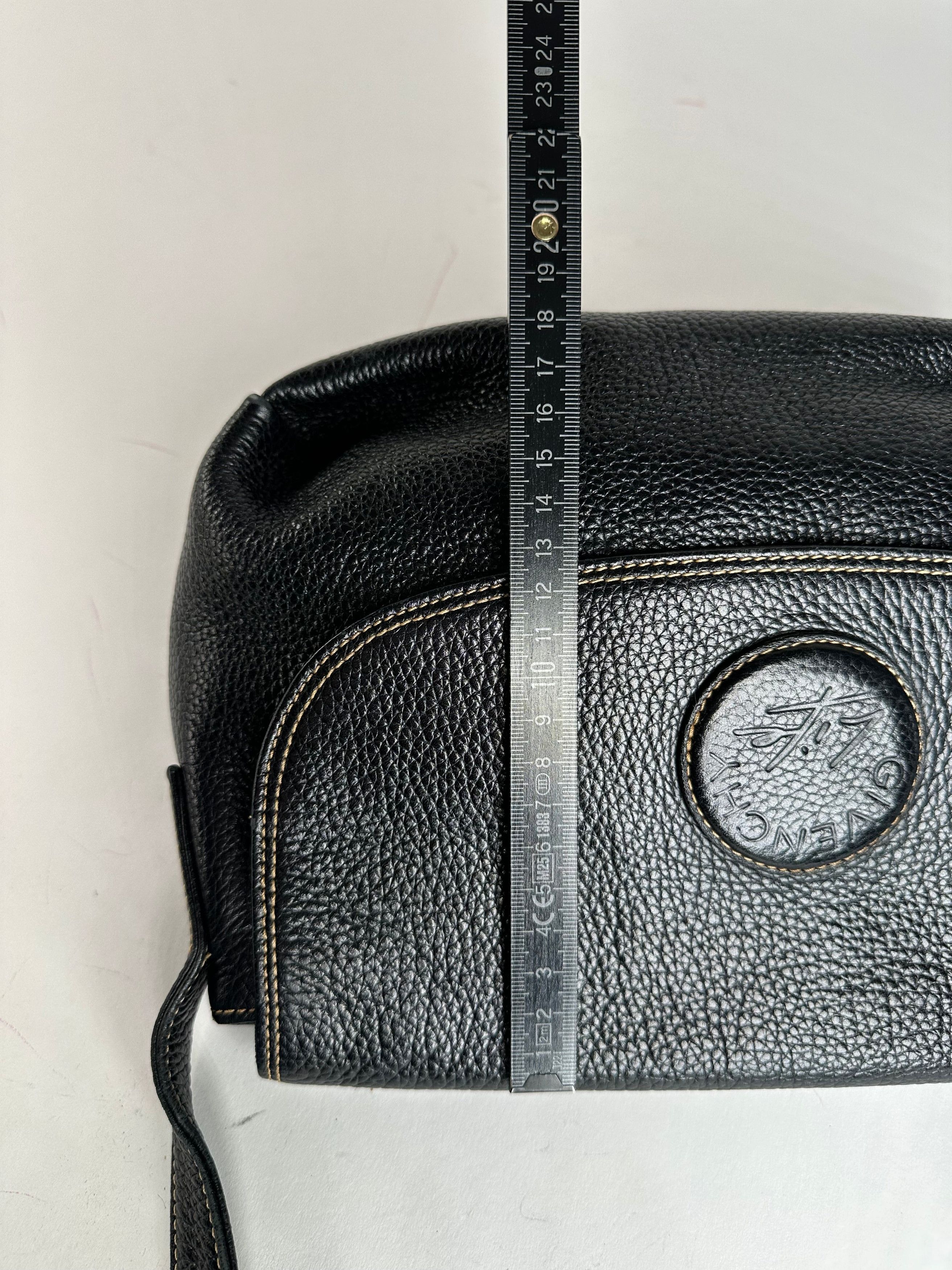 Givenchy Vintage Leather Shoulder / Crossbody Bag Black Size ONE SIZE - 14 Thumbnail
