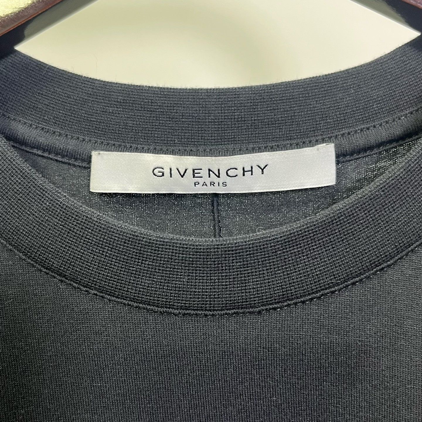 Givenchy Givenchy T-Shirt XS Women Size XS / US 0-2 / IT 36-38 - 3 Thumbnail