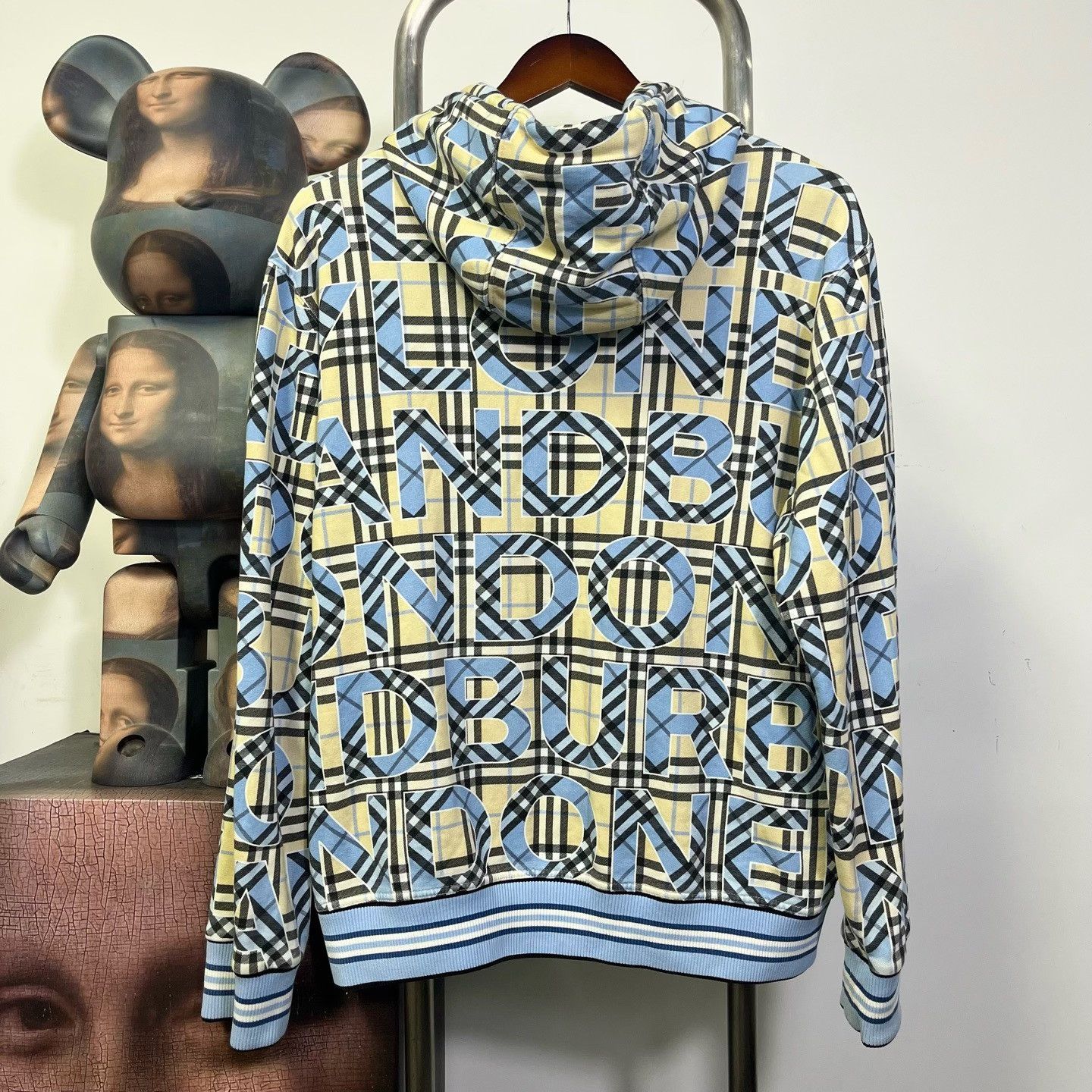 Burberry Burberry Plaid Hoodie M Women Size M / US 6-8 / IT 42-44 - 2 Thumbnail