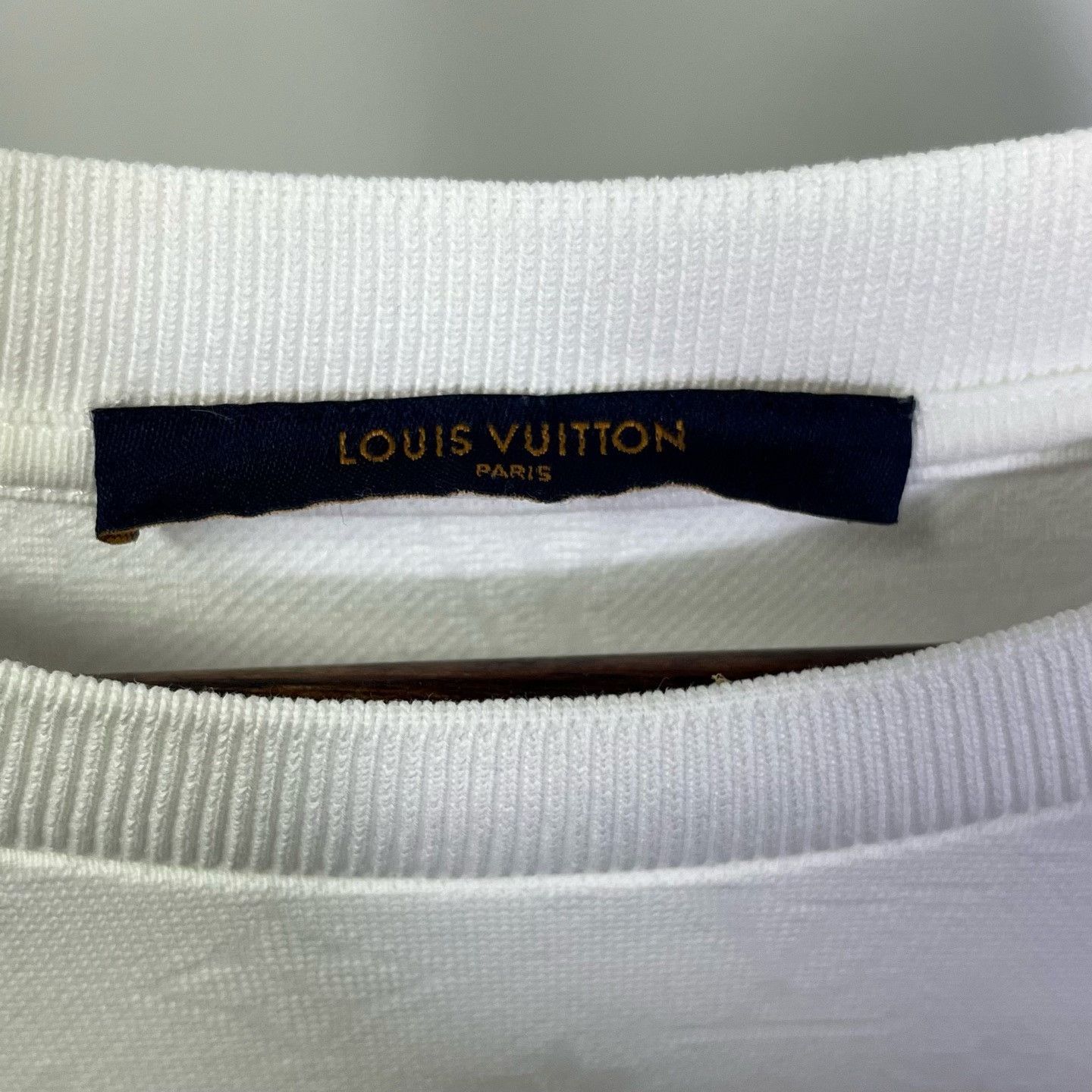 Louis Vuitton Louis Vuitton White T-Shirt M Women Size M / US 6-8 / IT 42-44 - 3 Thumbnail