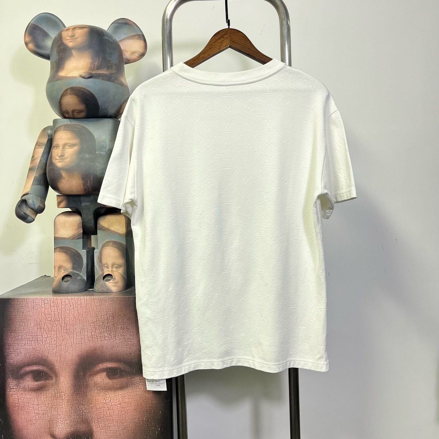 Louis Vuitton Louis Vuitton White T-Shirt M Women Size M / US 6-8 / IT 42-44 - 2 Thumbnail