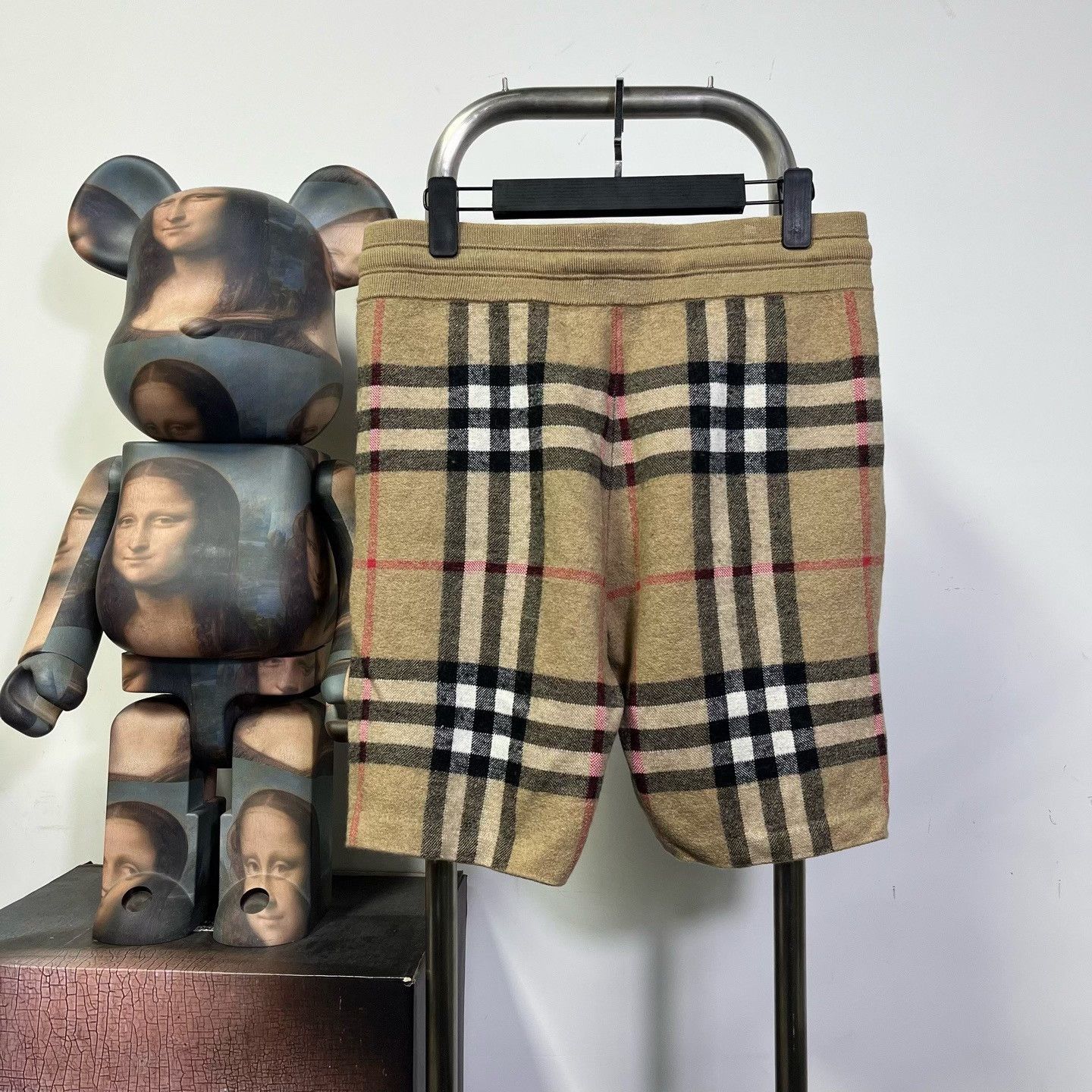 Burberry Burberry Wool Plaid Pants 28 Women Size 28" / US 6 / IT 42 - 2 Thumbnail