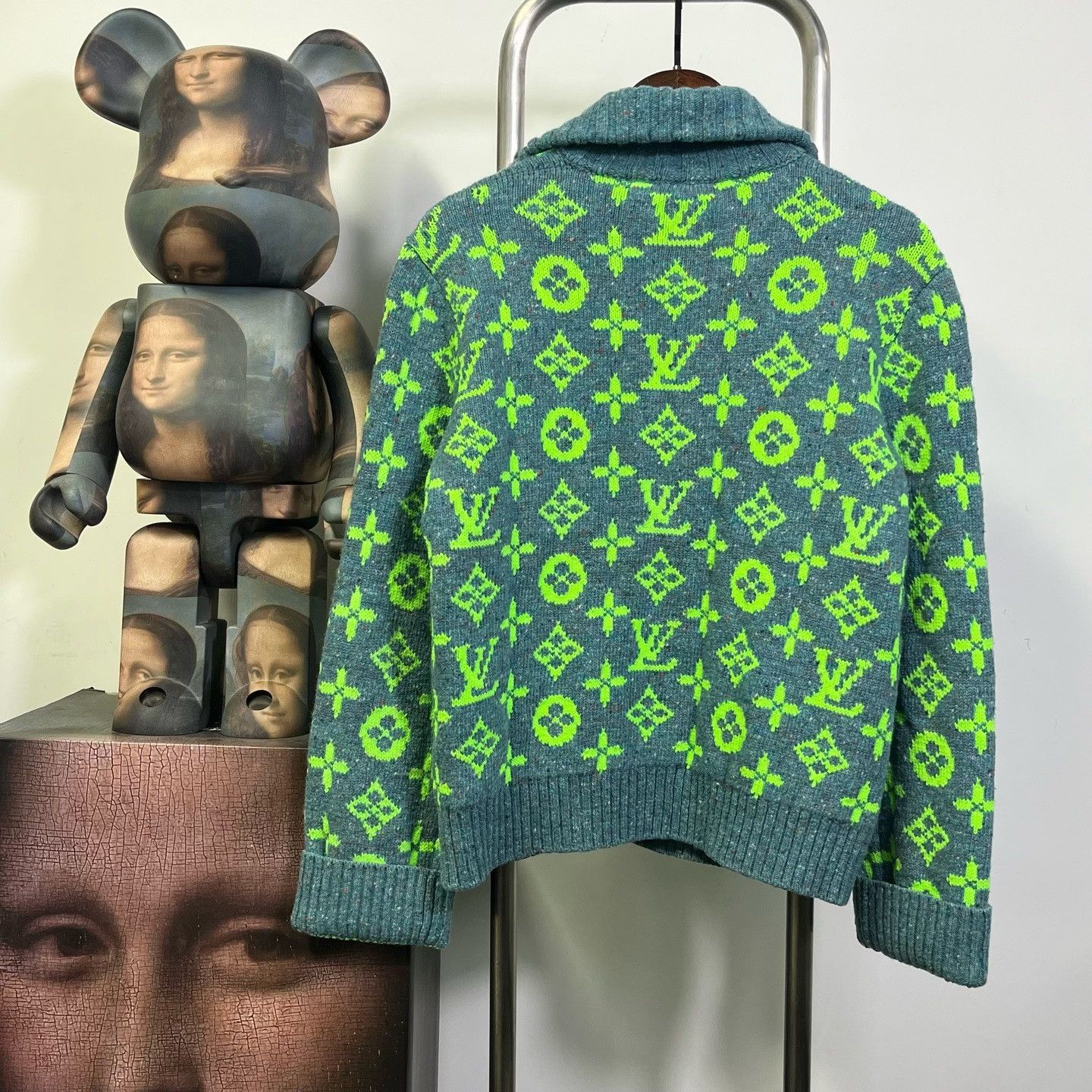 Louis Vuitton Louis Vuitton Green Jacket M Women Size M / US 6-8 / IT 42-44 - 2 Thumbnail