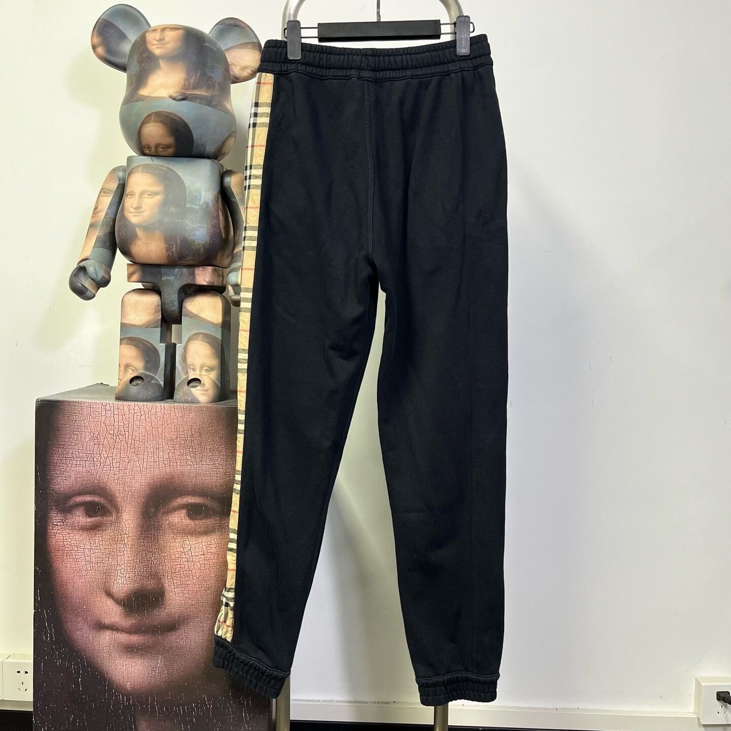 Burberry Burberry Plaid Pants 26 Women Size 26" / US 2 / IT 38 - 2 Thumbnail