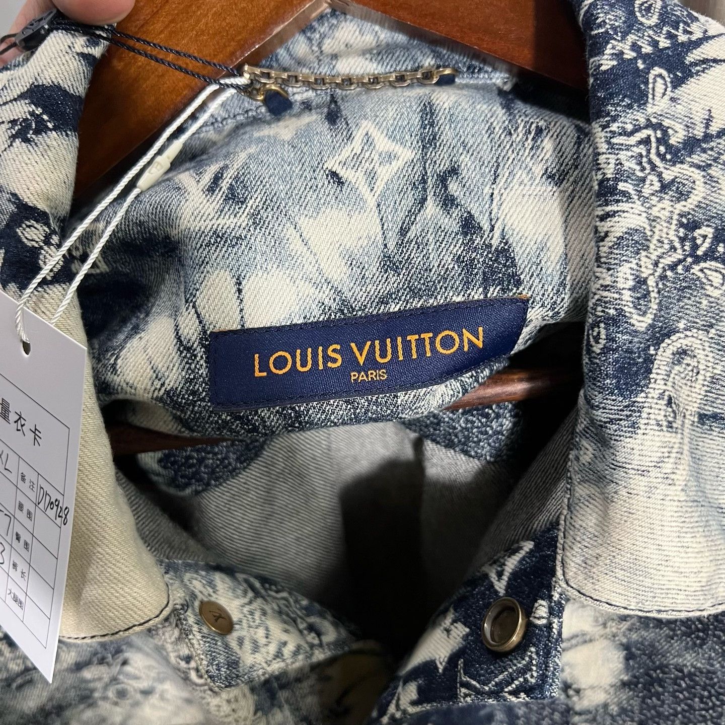 Louis Vuitton Louis Vuitton Denim Shirt xl Men Size US XL / EU 56 / 4 - 3 Thumbnail