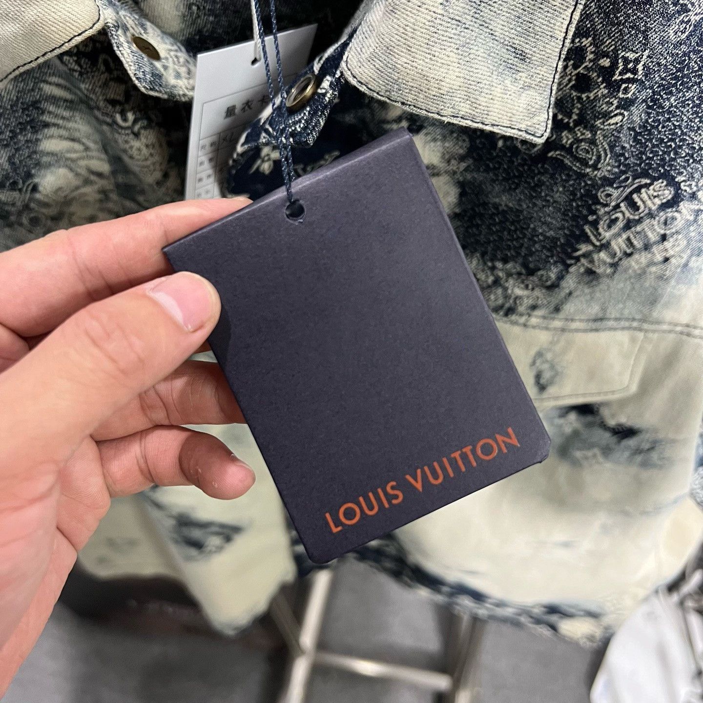 Louis Vuitton Louis Vuitton Denim Shirt xl Men Size US XL / EU 56 / 4 - 5 Thumbnail