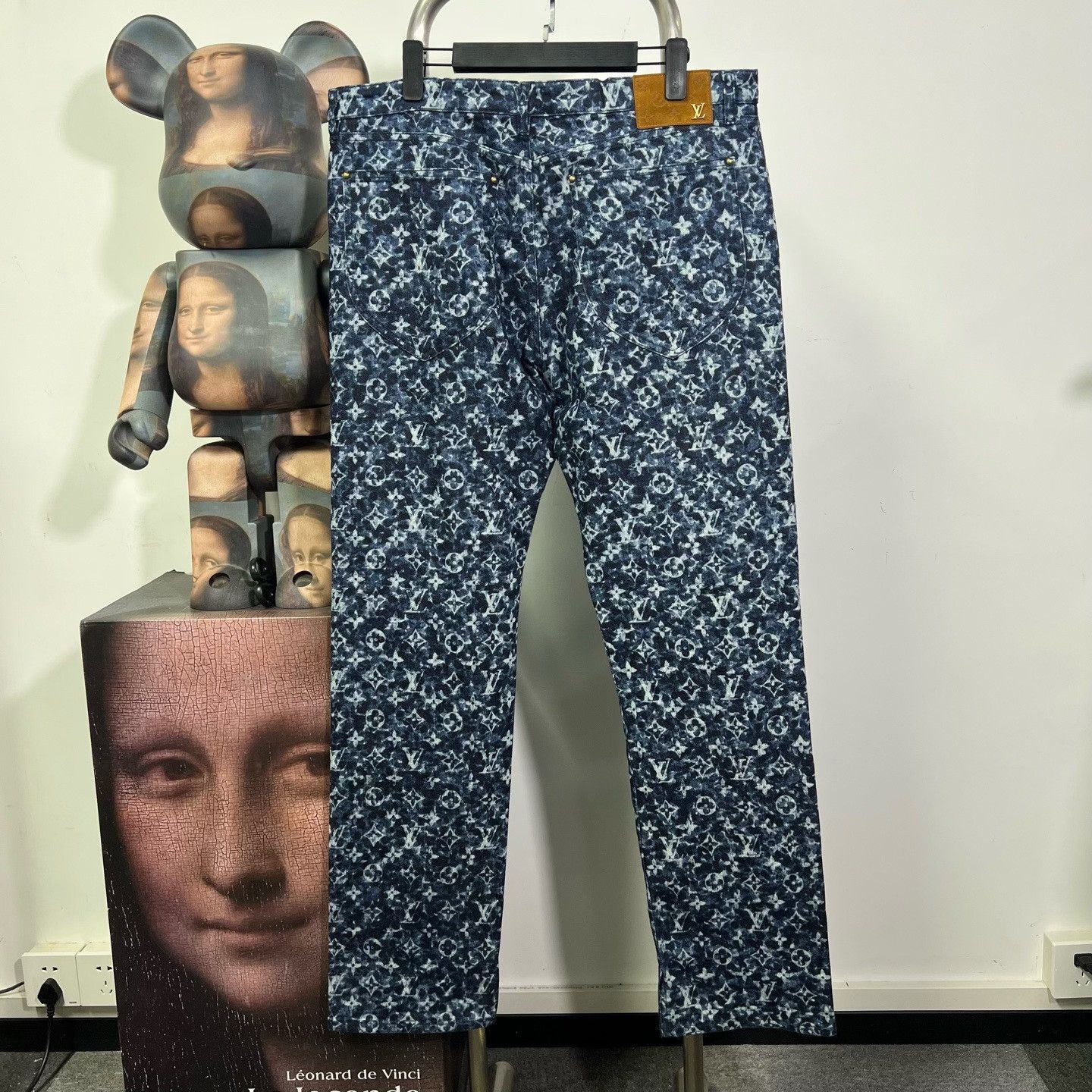 Louis Vuitton Louis Vuitton Denim Tie-Dye Multi Denim Jeans 32 Men Size US 32 / EU 48 - 2 Thumbnail
