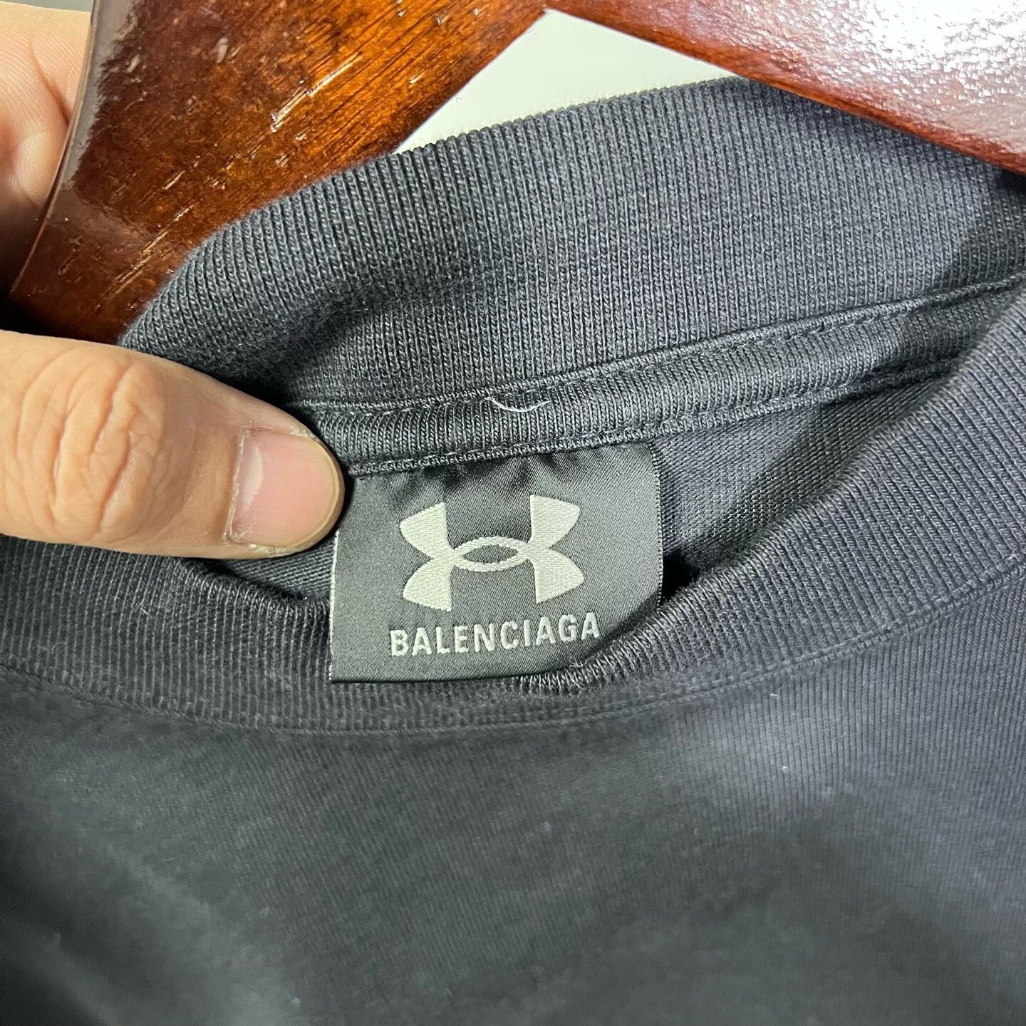 Balenciaga Balenciaga Black T-Shirt l Men Size US L / EU 52-54 / 3 - 3 Thumbnail