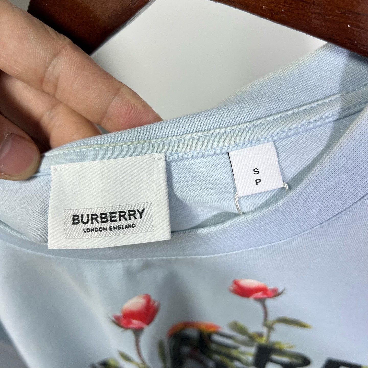 Burberry Burberry Floral T-Shirt s Men Size US S / EU 44-46 / 1 - 3 Thumbnail