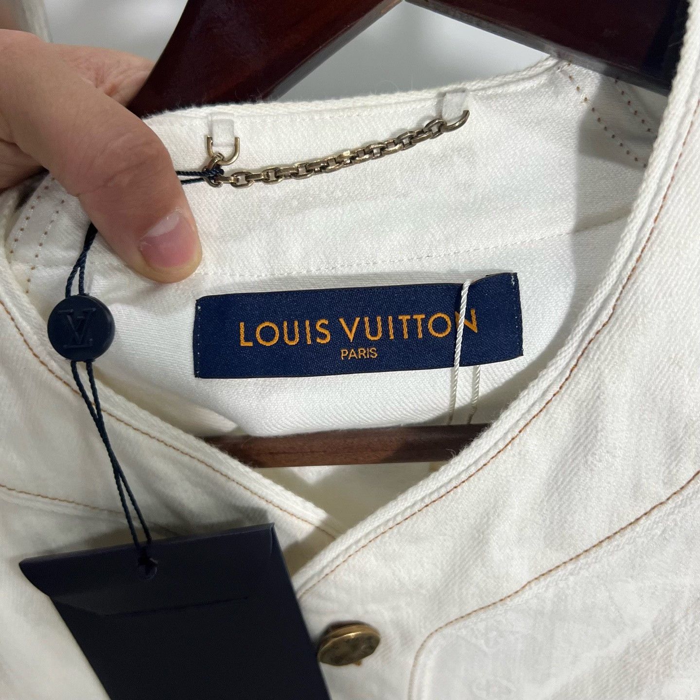 Louis Vuitton Louis Vuitton White Light Jacket m Men Size US M / EU 48-50 / 2 - 3 Thumbnail