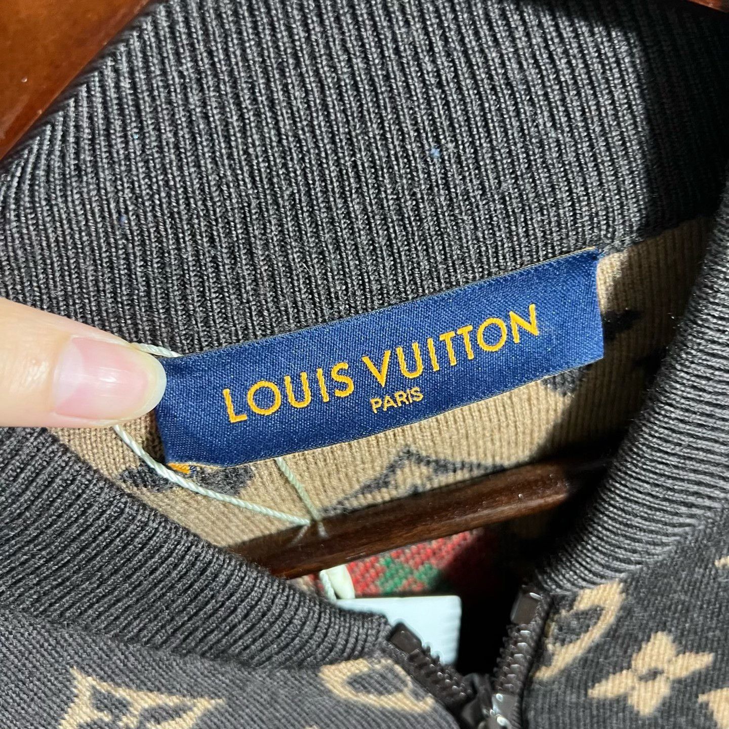 Louis Vuitton Louis Vuitton Light Jacket xl Men Size US XL / EU 56 / 4 - 3 Thumbnail