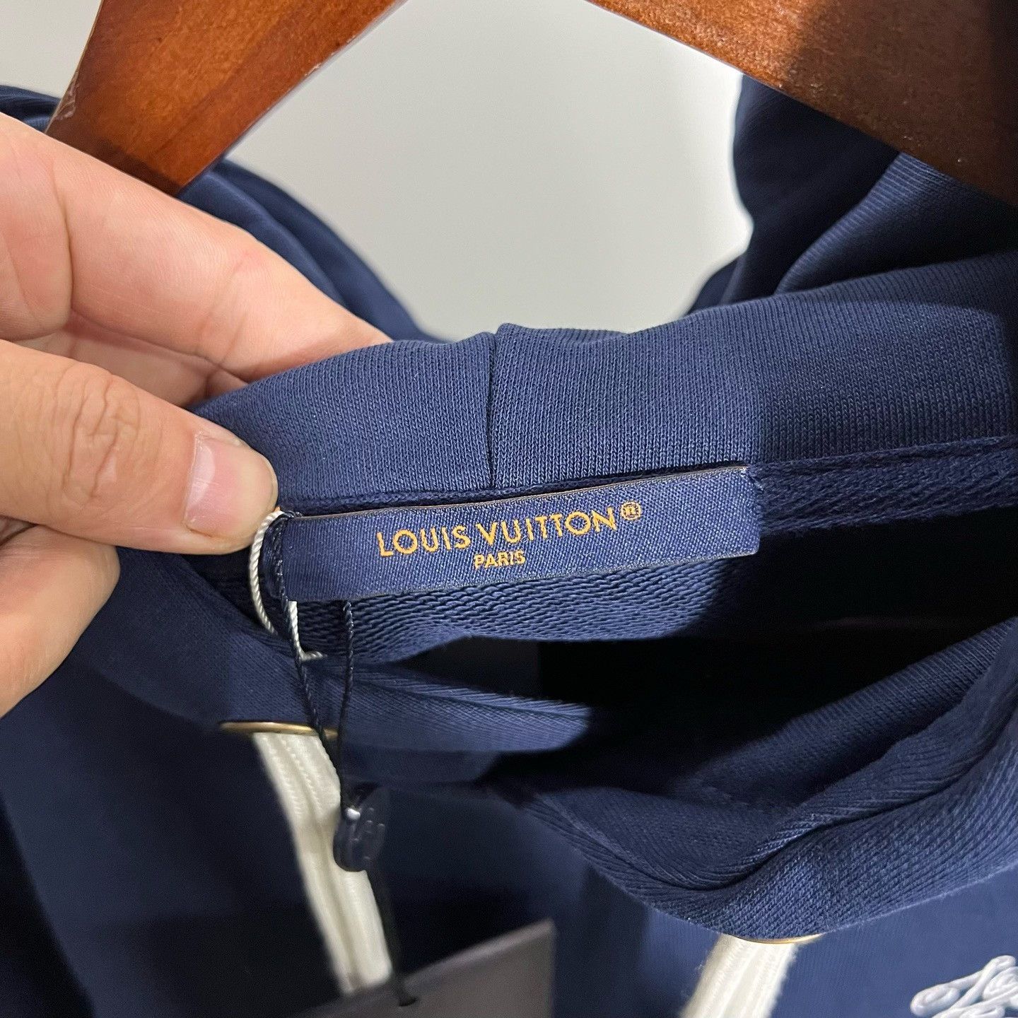 Louis Vuitton Louis Vuitton Hoodie s Men Size US S / EU 44-46 / 1 - 3 Thumbnail