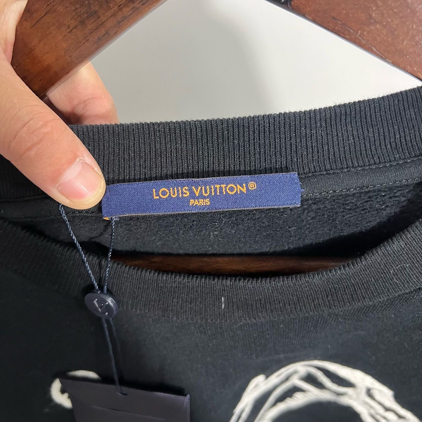Louis Vuitton Louis Vuitton Embroidered Hoodie xxl Men Size US XXL / EU 58 / 5 - 3 Thumbnail
