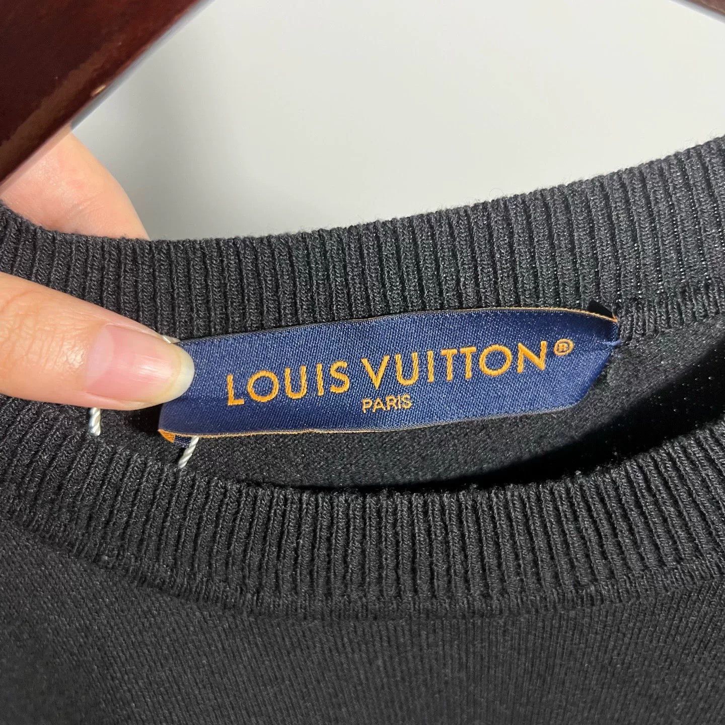 Louis Vuitton Louis Vuitton Knit Black T-Shirt m Men Size US M / EU 48-50 / 2 - 3 Thumbnail