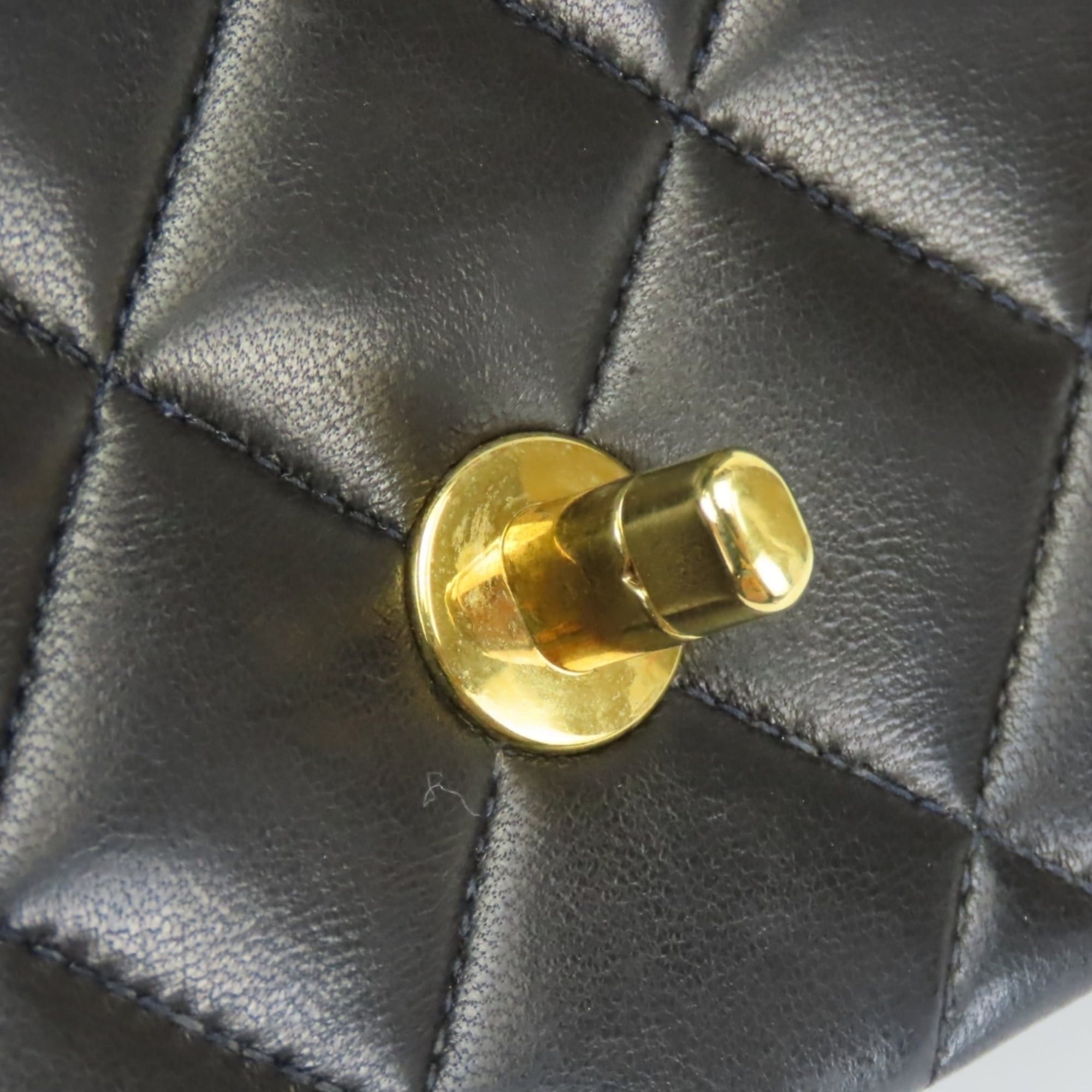 Chanel Chanel Diana Shoulder Bag, Lambskin, Black, Gold Hardware, Coco Mark, Chain, Women's. Size ONE SIZE - 20 Thumbnail