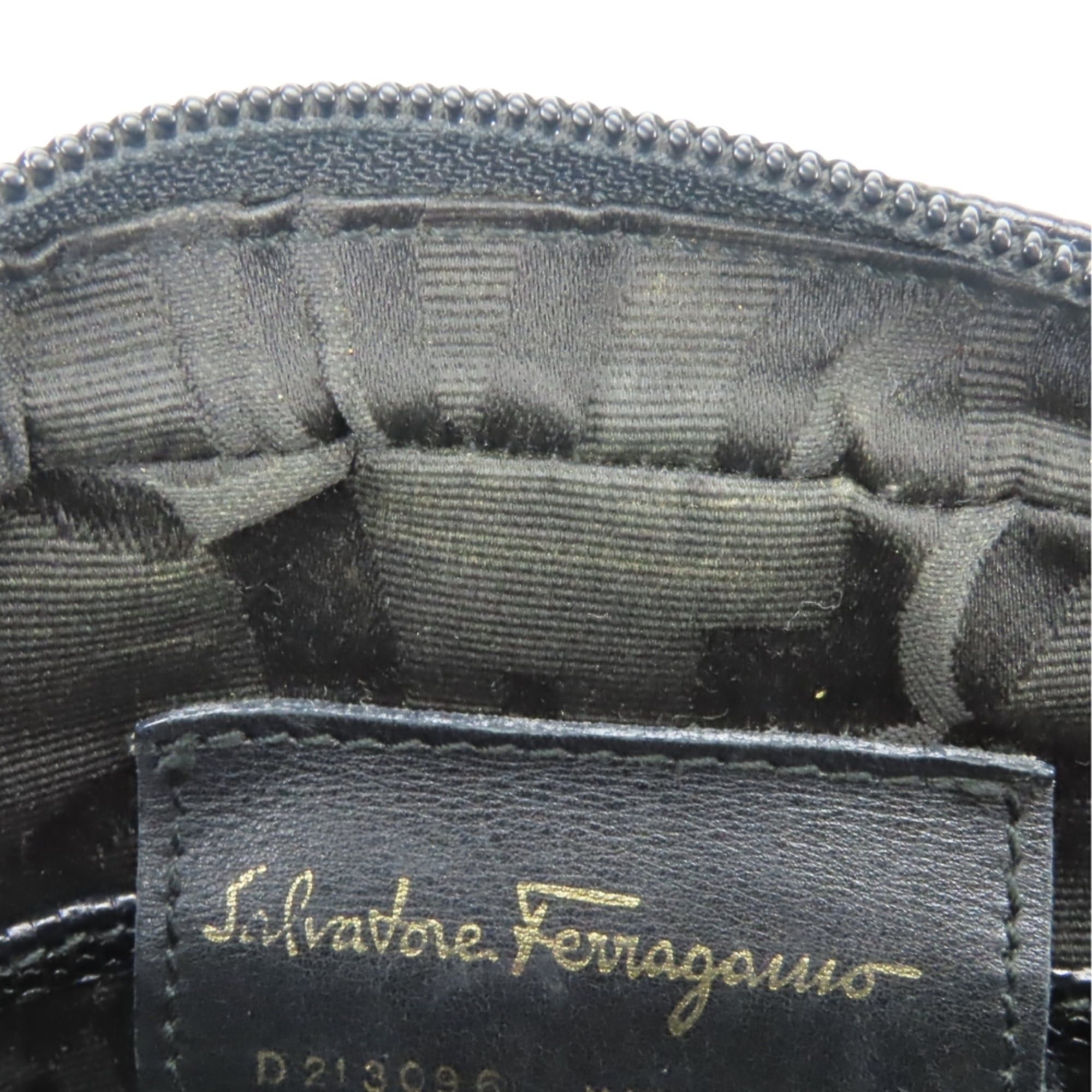 Salvatore Ferragamo Salvatore Ferragamo Shoulder Bag Vara D213096 Embossed Leather Black Gold Hardware Women's Size ONE SIZE - 24 Thumbnail
