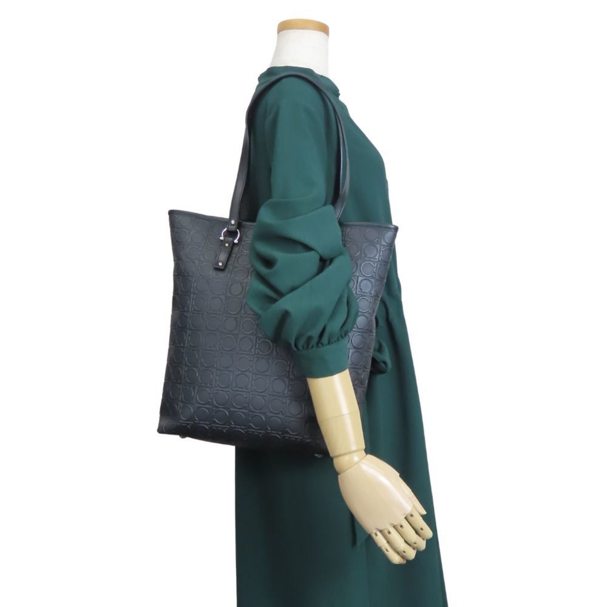 Salvatore Ferragamo Salvatore Ferragamo Gancini Tote Bag AU-21 4909 Black Embossed Leather Women's Size ONE SIZE - 18 Thumbnail