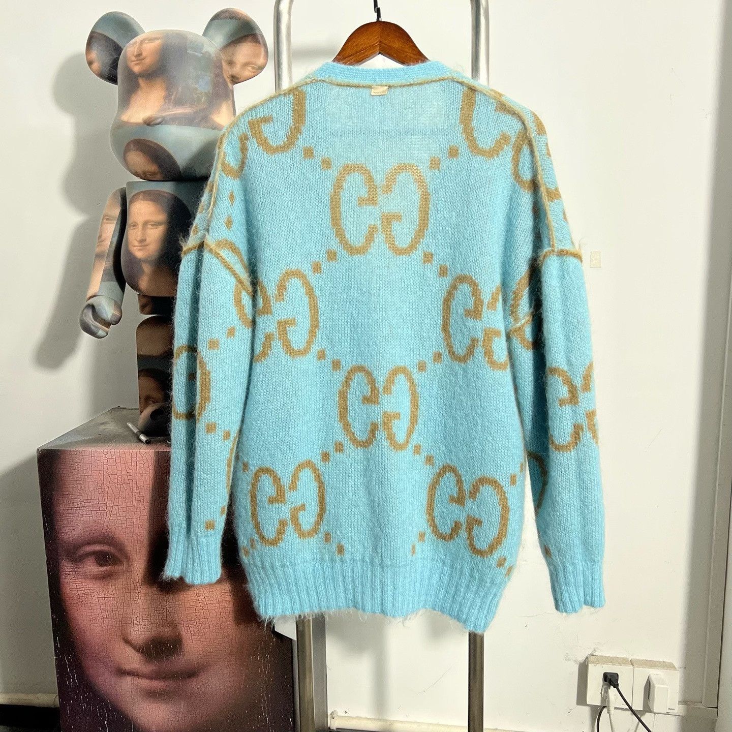 Gucci Gucci Sweater XS Women Size XS / US 0-2 / IT 36-38 - 2 Thumbnail