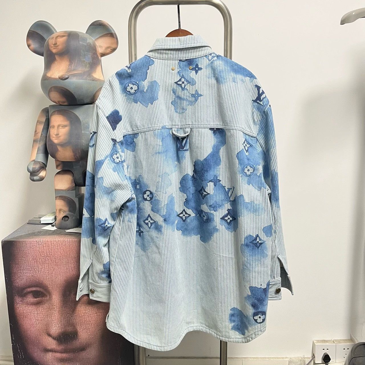 Louis Vuitton Louis Vuitton Denim Shirt xl Men Size US XL / EU 56 / 4 - 2 Thumbnail