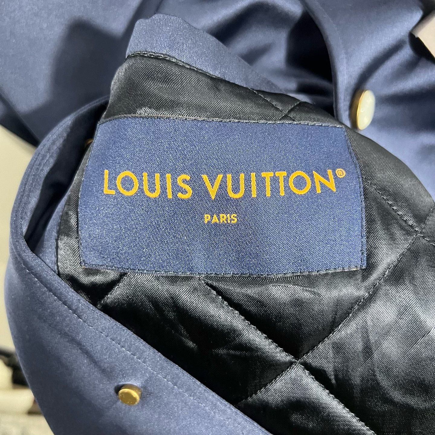 Louis Vuitton Louis Vuitton Light Jacket m Men Size US M / EU 48-50 / 2 - 3 Thumbnail
