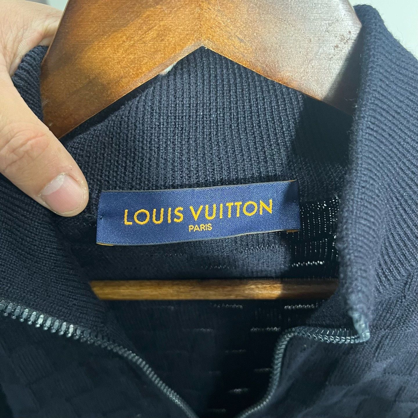 Louis Vuitton Louis Vuitton Knit Sweater s Men Size US S / EU 44-46 / 1 - 3 Thumbnail