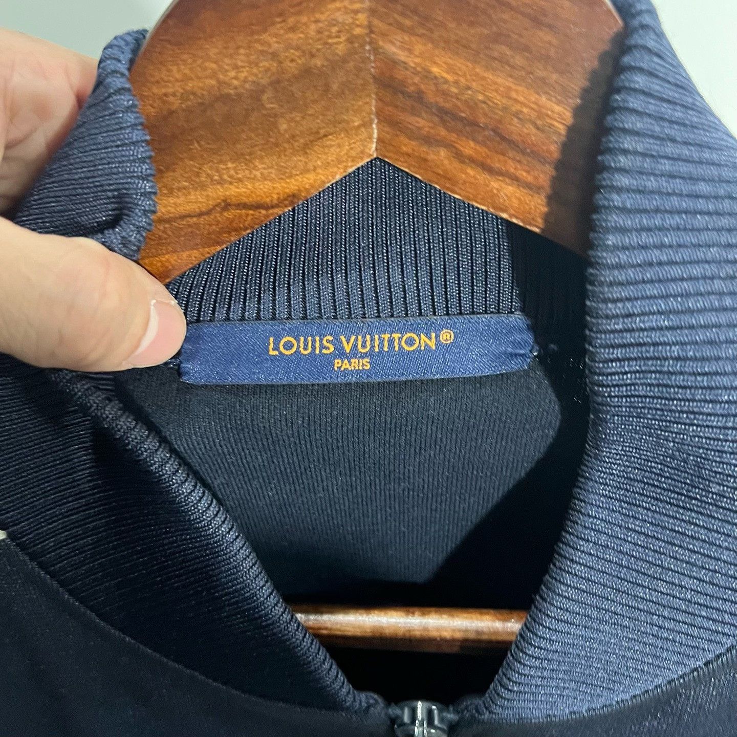 Louis Vuitton Louis Vuitton Light Jacket xs Men Size US XS / EU 42 / 0 - 3 Thumbnail