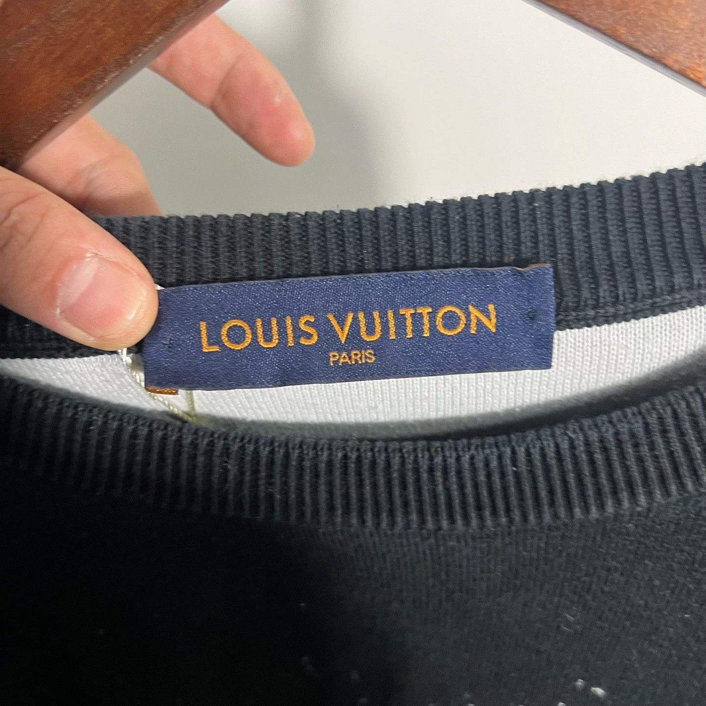 Louis Vuitton Louis Vuitton Knit Gradient Multi Sweater l Men Size US L / EU 52-54 / 3 - 3 Thumbnail