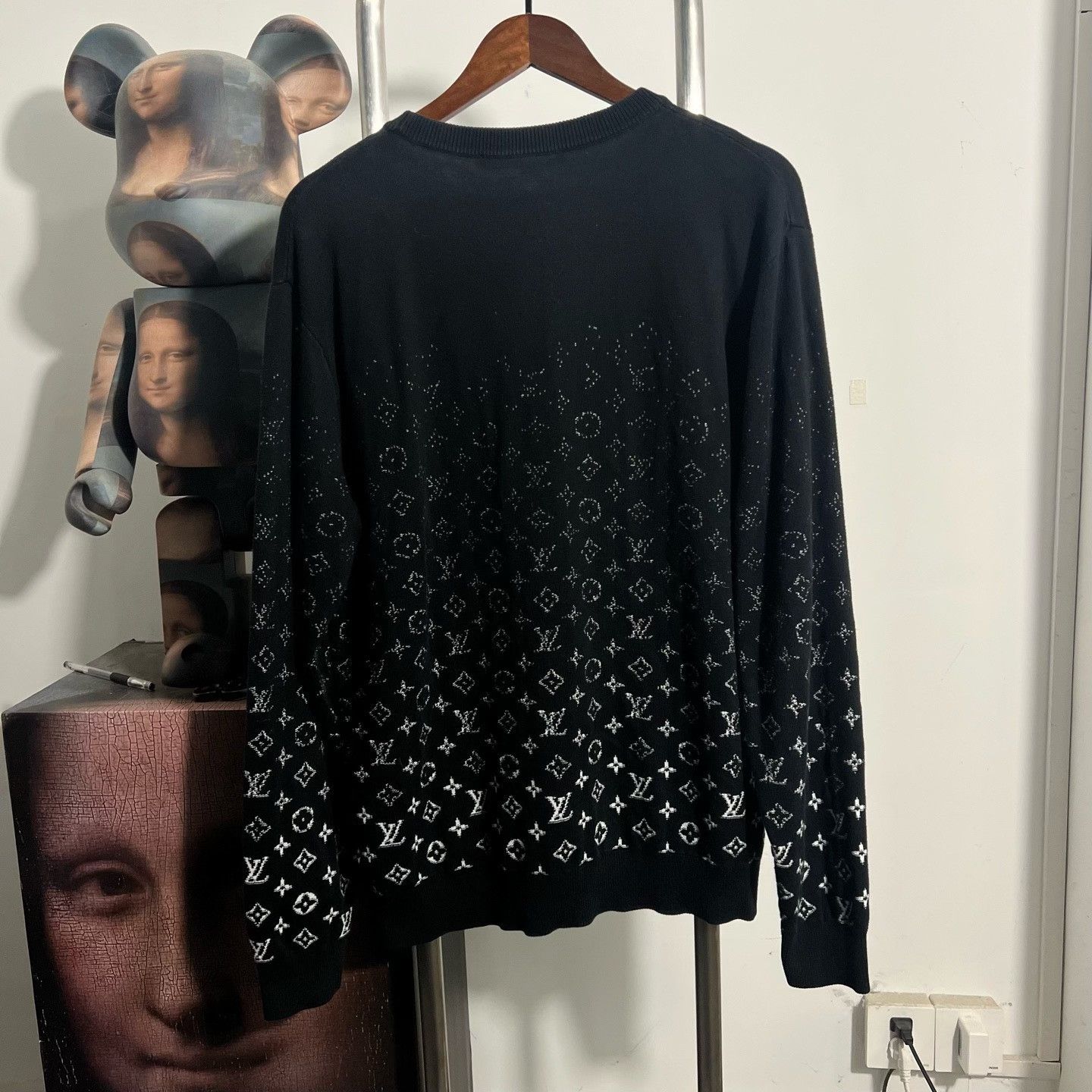 Louis Vuitton Louis Vuitton Knit Gradient Multi Sweater l Men Size US L / EU 52-54 / 3 - 2 Thumbnail