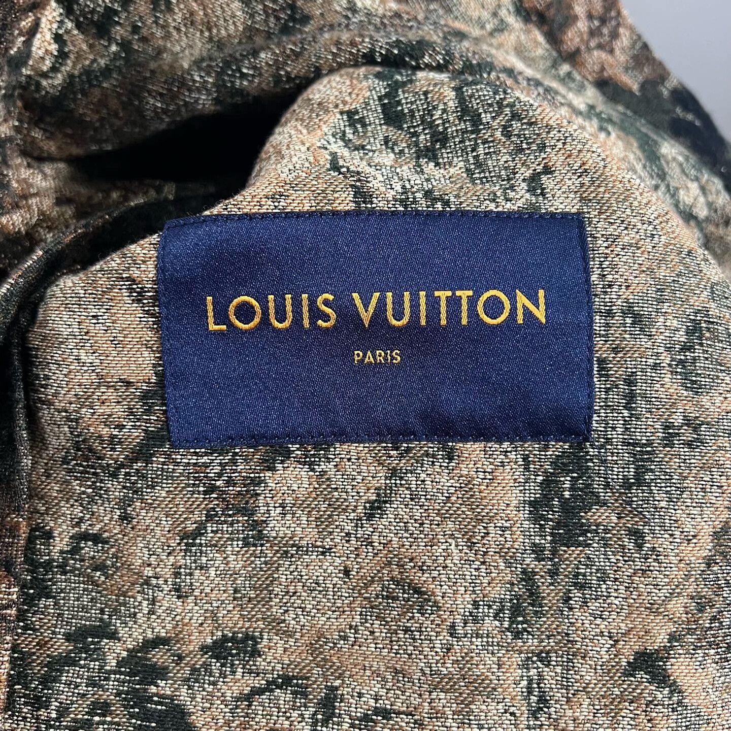 Louis Vuitton Louis Vuitton Light Jacket s Men Size US S / EU 44-46 / 1 - 3 Thumbnail