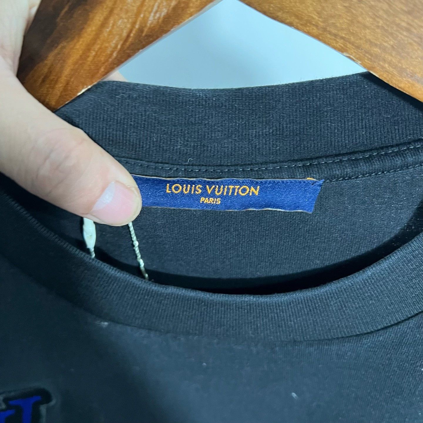 Louis Vuitton Louis Vuitton Black T-Shirt s Men Size US S / EU 44-46 / 1 - 3 Thumbnail