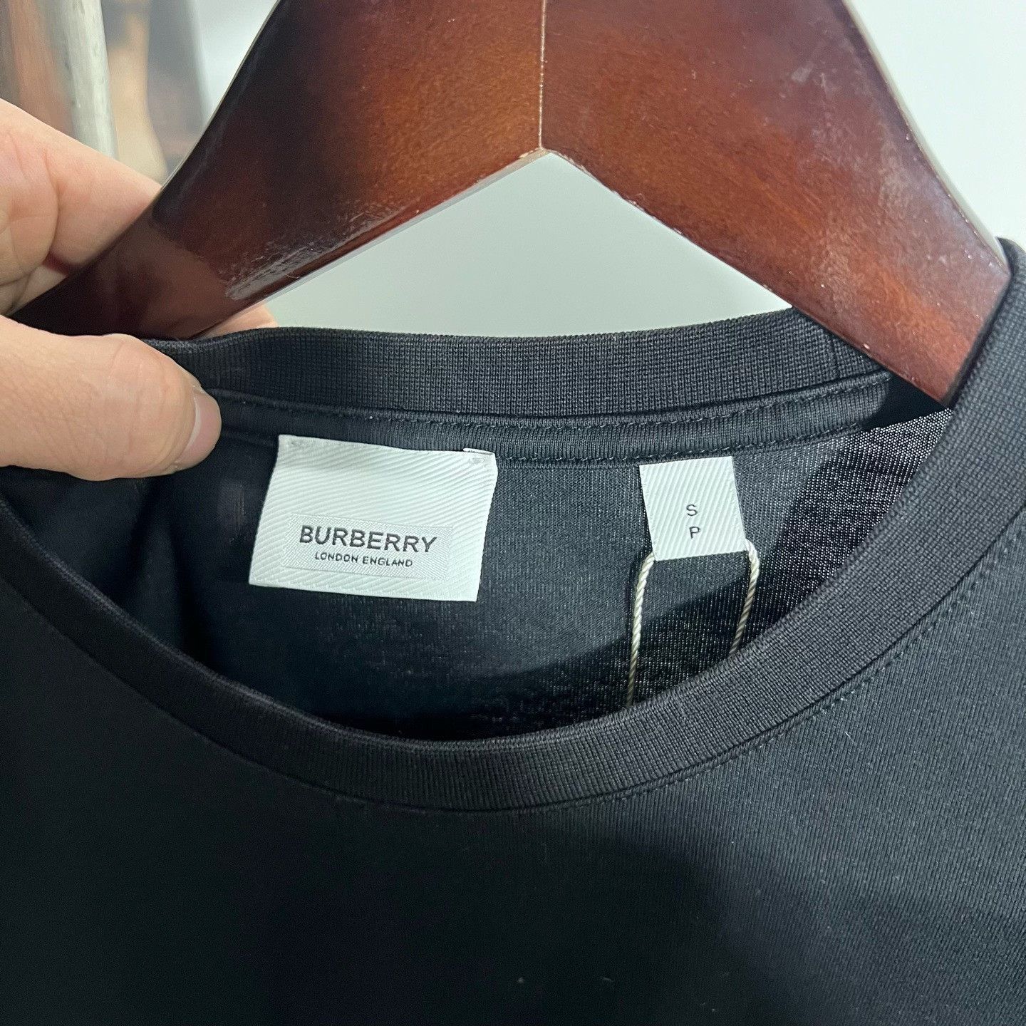 Burberry Burberry Embroidered T-Shirt s Men Size US S / EU 44-46 / 1 - 3 Thumbnail