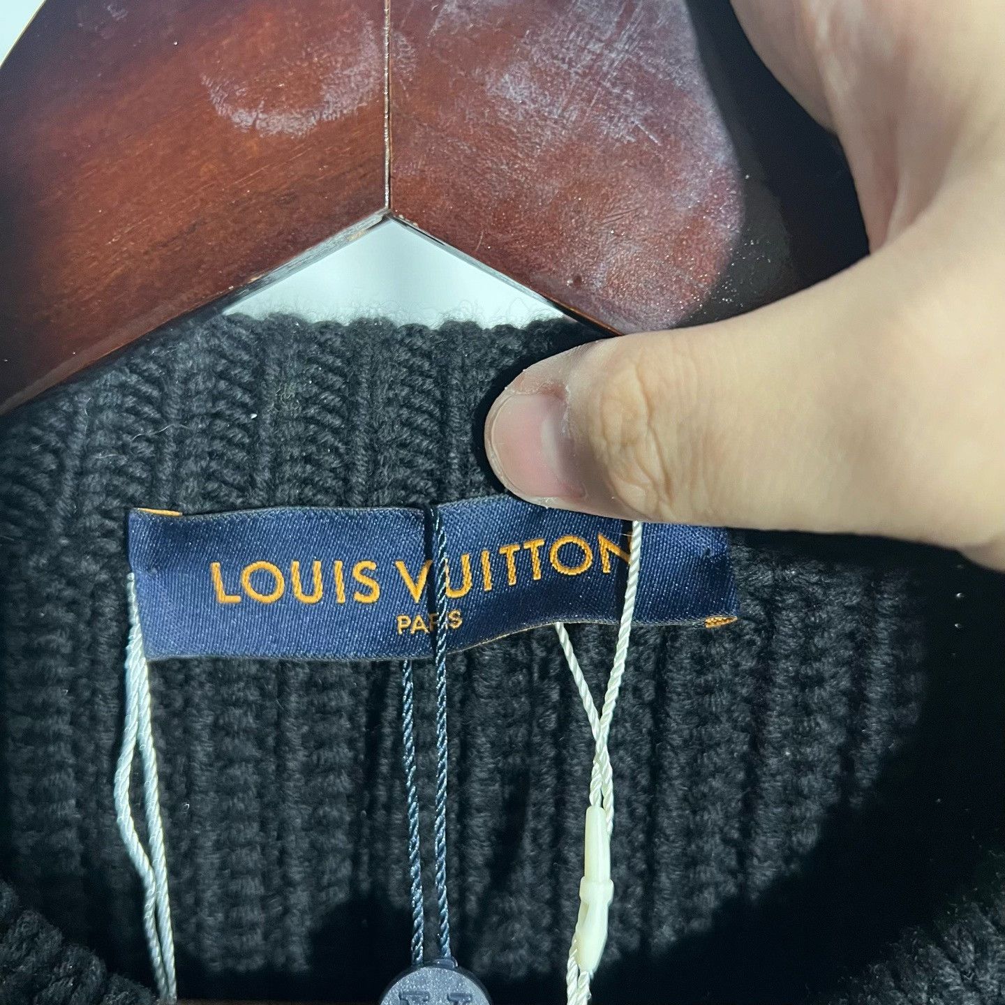 Louis Vuitton Louis Vuitton Sweater s Men Size US S / EU 44-46 / 1 - 3 Thumbnail