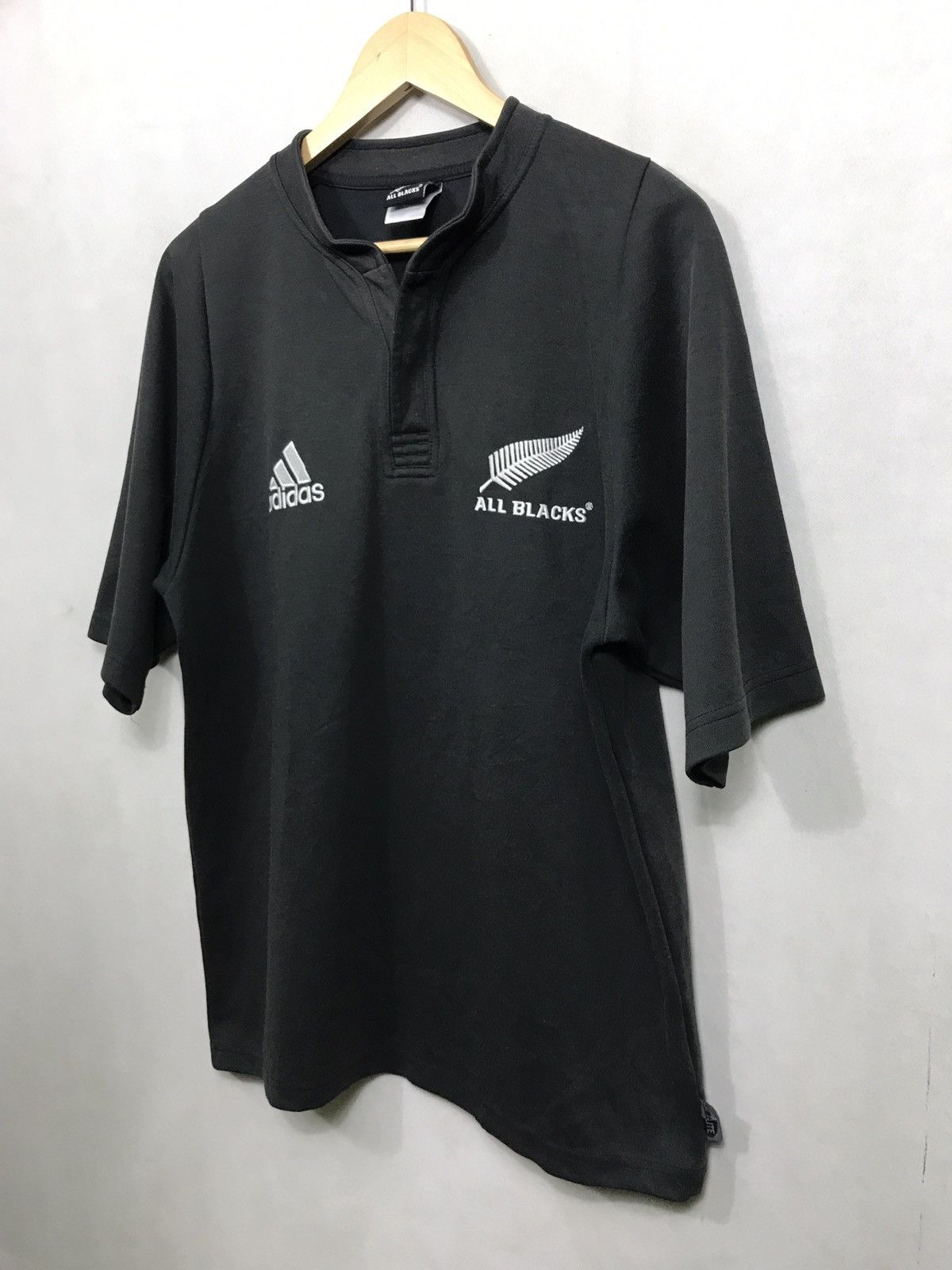 Adidas 🔊🔥FINAL DROP🔥NEED TO GONE TODAY💢All black adidas Size US M / EU 48-50 / 2 - 3 Thumbnail