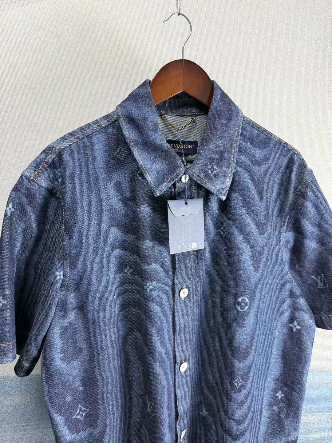 Louis Vuitton Louis Vuitton Blue Water Ripple Denim Shirt Size US XL / EU 56 / 4 - 3 Thumbnail